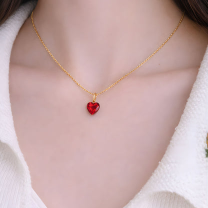 Minimal Gold Heart Pendant Necklace