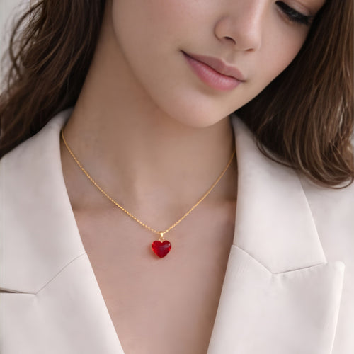 Minimal Gold Heart Pendant Necklace