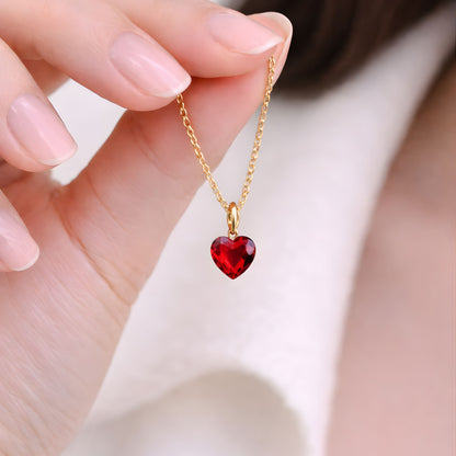Minimal Gold Heart Pendant Necklace