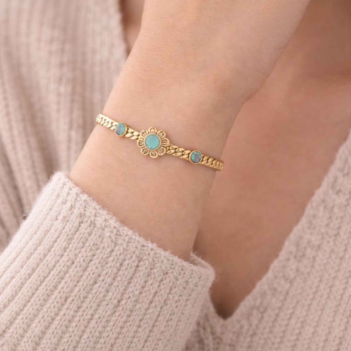 Minimal Gold Cross Necklace for Women – Simple Christian Pendant Necklace, Everyday Faith Jewelry Gift