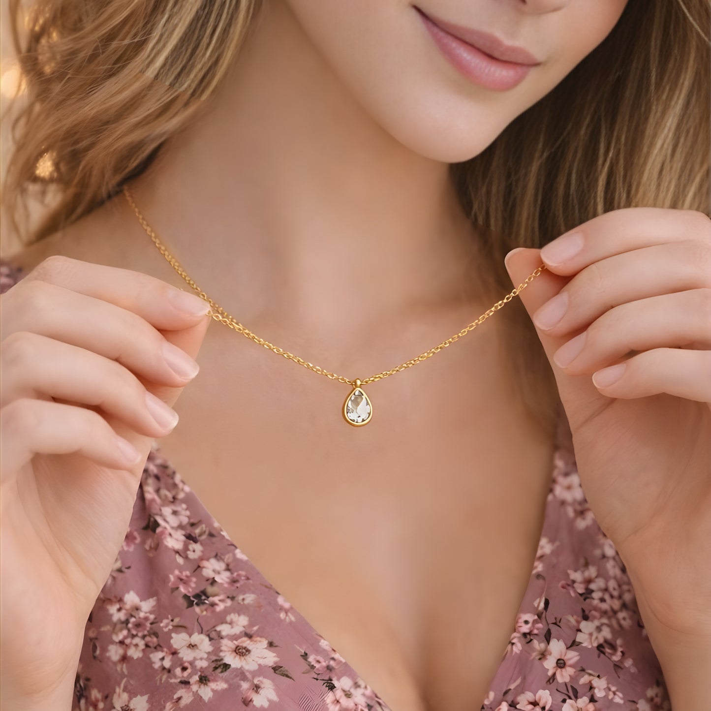 Minimal Gold Teardrop Necklace for Women | Dainty Gold Pendant Necklace | Everyday Elegant Jewelry Gift