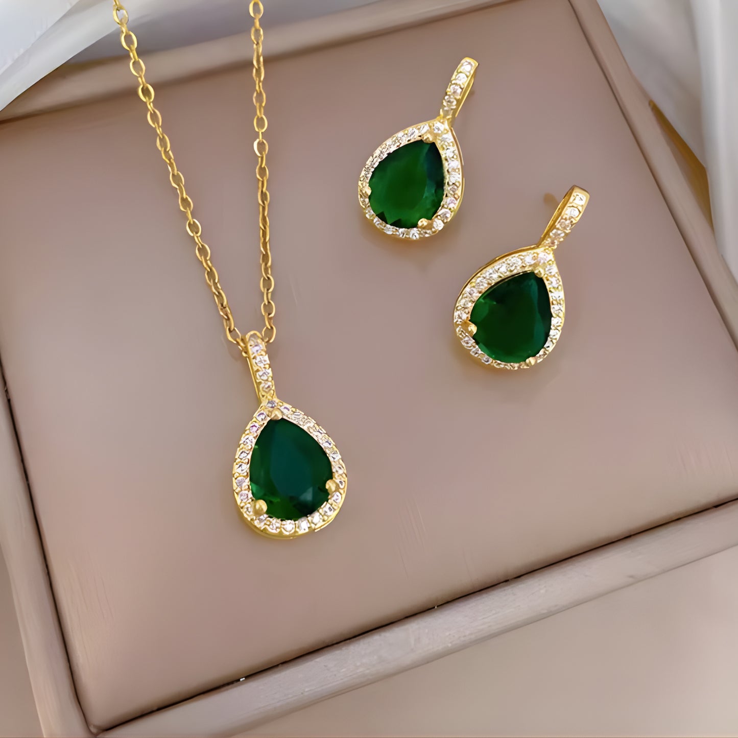 Green Stone Pendant Necklace – Minimalist Gold Color Chain, Dainty Everyday Jewelry Gift for Women